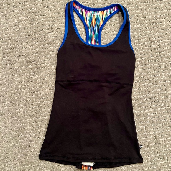 Athletic top - Picture 2 of 2